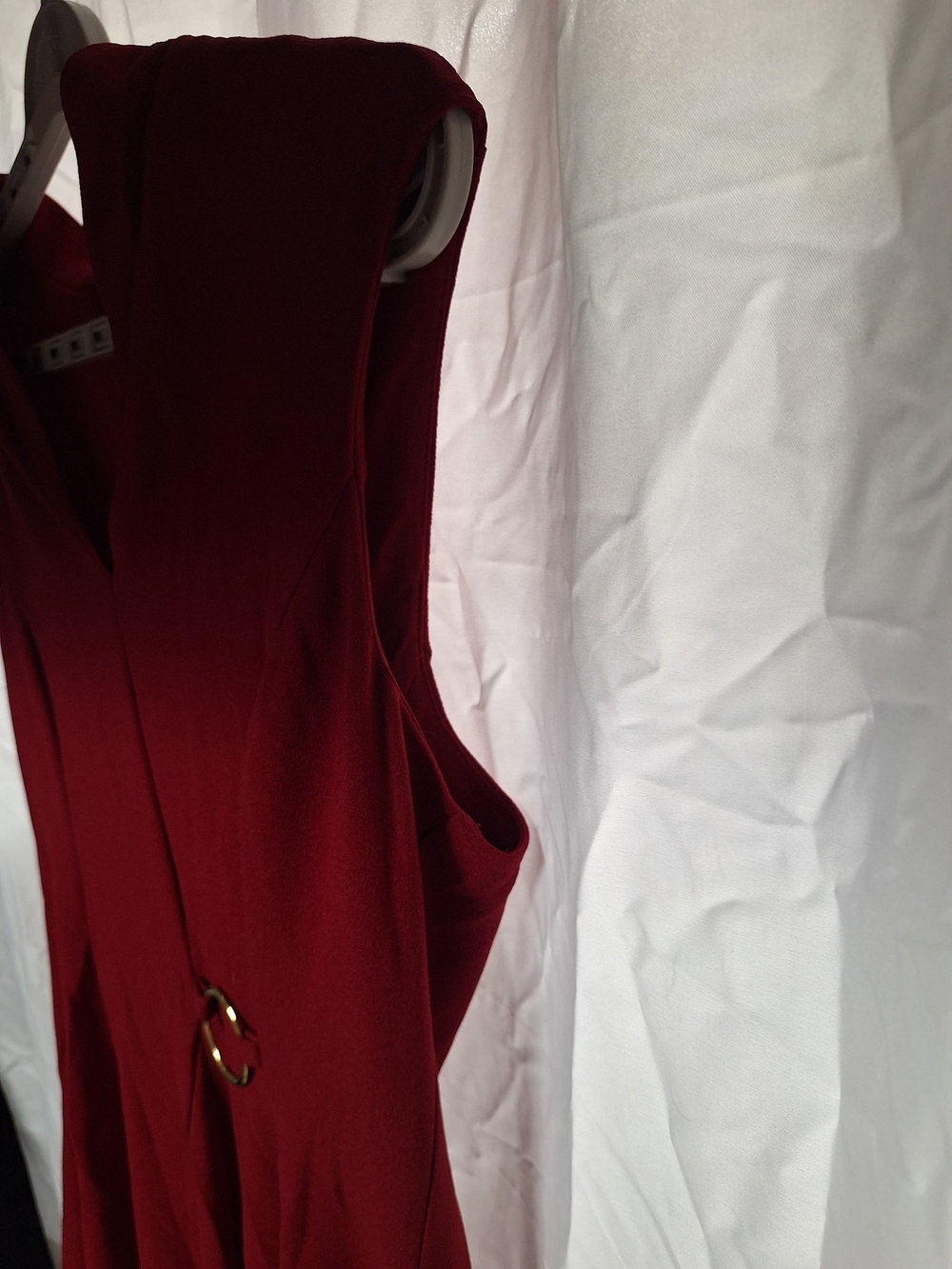 London Style Burgundy Cap-Sleeve Fit & Flare Dress with Gold Ring - Picture 5 of 7